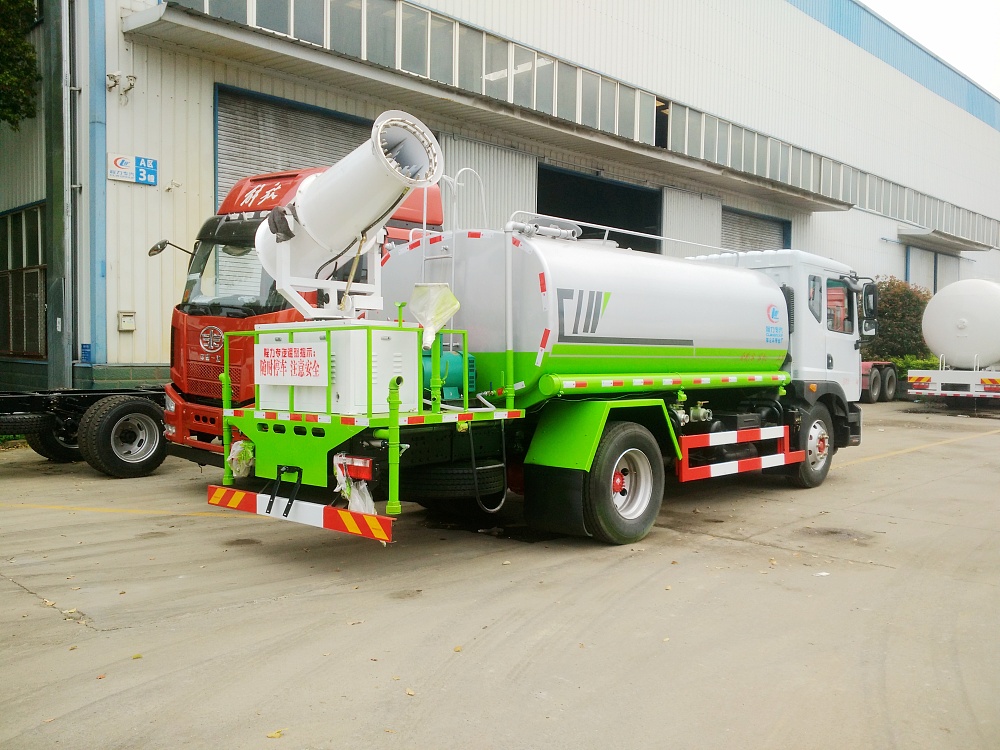 東風(fēng)多利卡D9灑水霧炮車(chē)國(guó)六14立方/30-40米霧炮